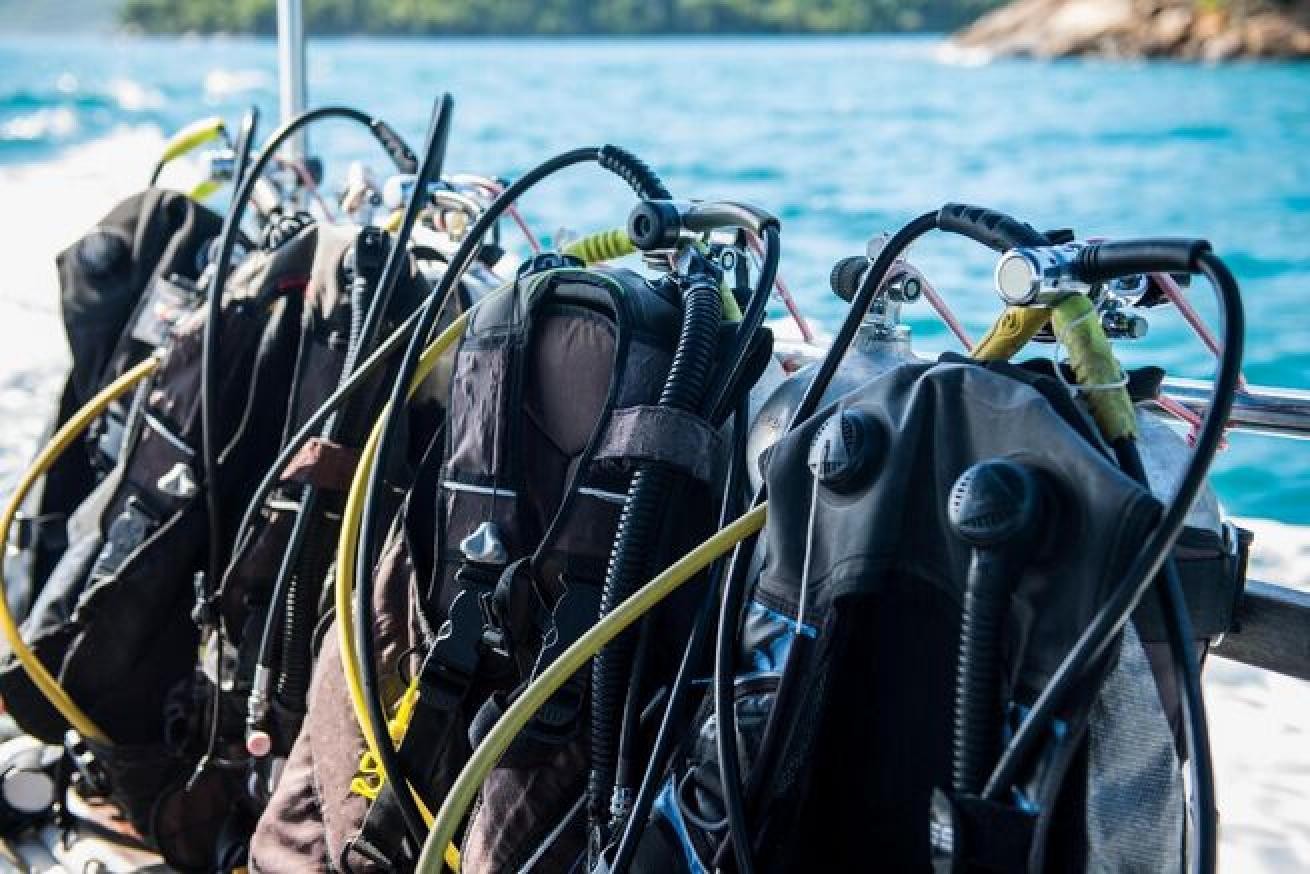 How to Rent vs. Buy Scuba Gear: What’s Best for You?